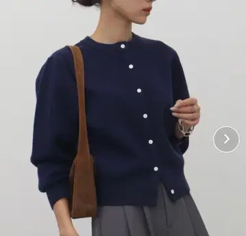 NOGLE 컴팩트 가디건 네이비