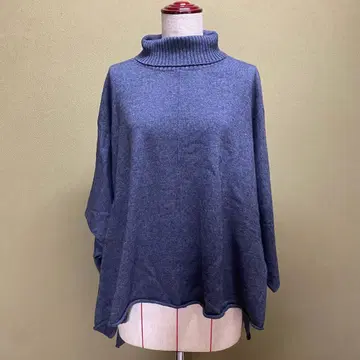 미즈이로 인드 판초 스타일 하이넥 풀오버 비대칭