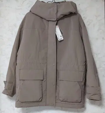 유니클로 미사용 하이브리드 다운 코트 베이지 M