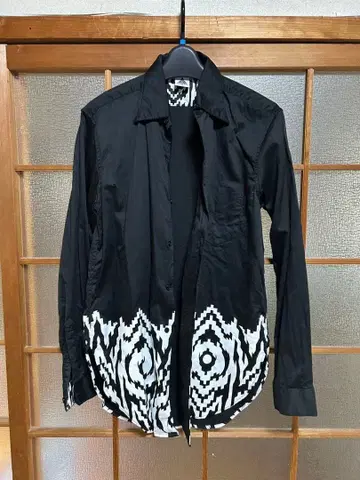 REBERATAS 긴팔 셔츠 M 블랙과 화이트의 기하학 패턴