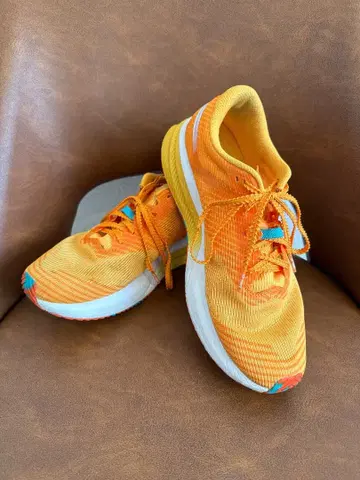 요넥스 파워크션 러닝화 카본 크루즈 에어러스