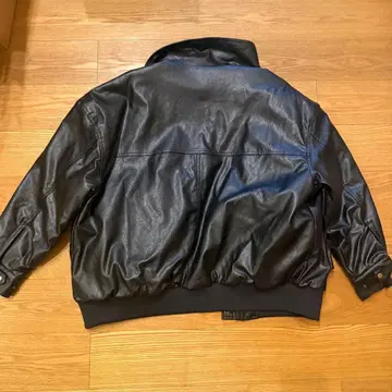 포켓 부착 가죽 자켓 지퍼 블랙