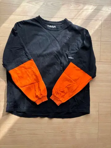 TIGHTBOOTH 긴팔 티셔츠 블랙/오렌지