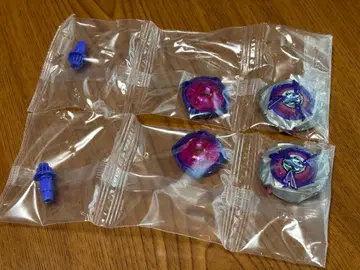 베이블레이드 X 샤크 스케일 4-50UF 2세트