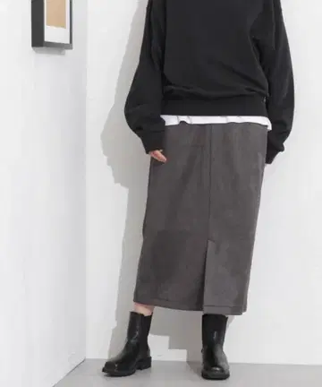 나노 유니버스 스웨이드풍 타이트 스커트