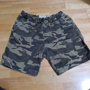 Abercrombie & Fitch 카모플라쥬 숏팬츠 M