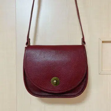 Dakota 유베시 콜라보 숄더백 투르네