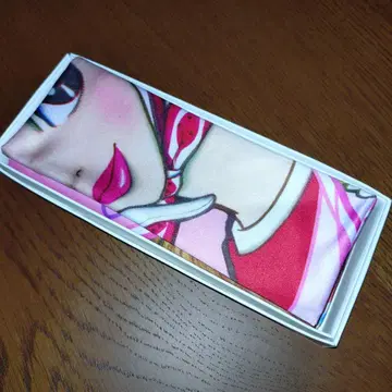 대형 스카프 나이토 루네