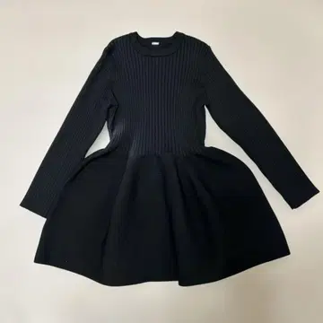 Mila Owen 블랙 니트 원피스 긴팔 페플럼 디자인