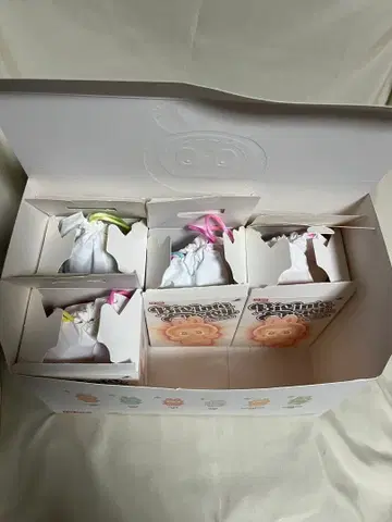 라부부 Labubu Big into Energy 4종 세트