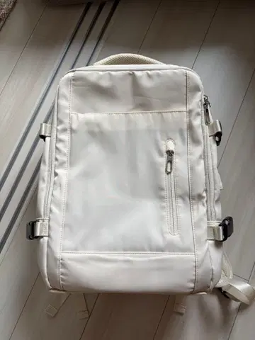 대용량 백팩 화이트