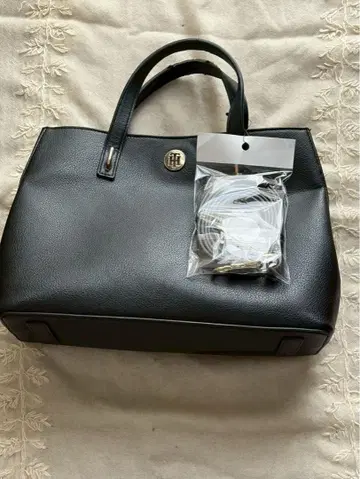 TOMMY HILFIGER 블랙 토트백