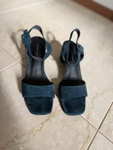 저널 스탠다드 스웨이드 샌들