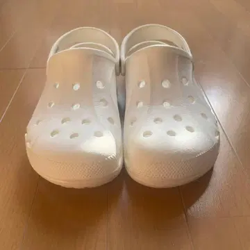 Crocs 화이트 클로그 샌들