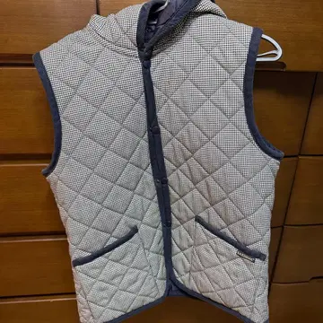 LAVENHAM 후드 부착 퀼팅 베스트 38 얼룩 있음