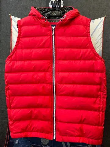 미사용 새상품 라우라 페리체 다운 베스트 빨간색 XL