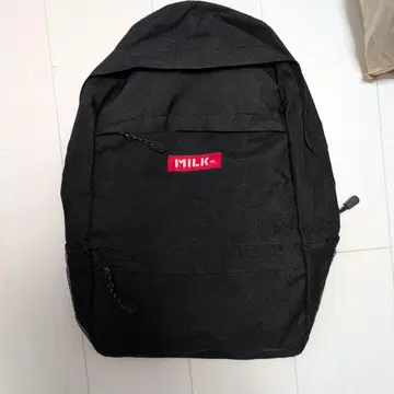 MILK 블랙 백팩