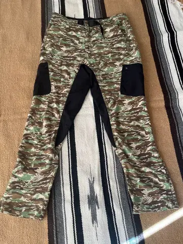 컬럼비아 카고 팬츠 M 사이즈