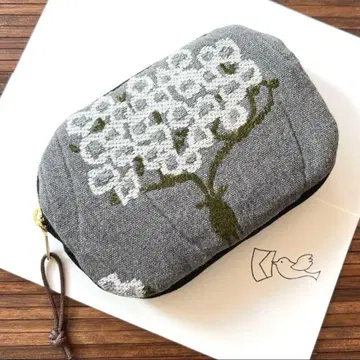 미나 페르호넨 콜론또 얇은 타입 파우치 bloom