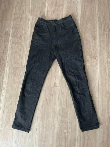 CELFORD 다크 그레이 스트레이트 데님