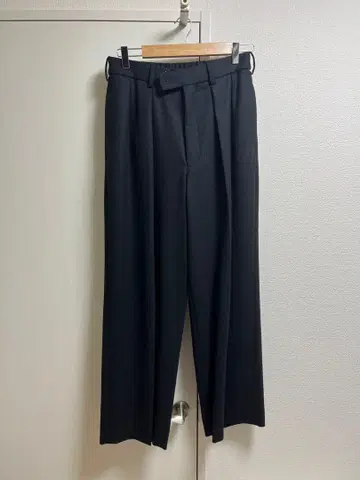 MARKAWARE DOUBLE PLEATED TROUSERS