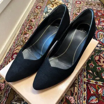 모드 에 자코모 새상품급 펌프스