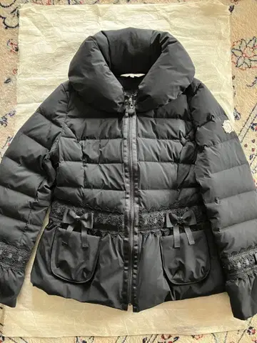 새상품급 슈퍼 뷰티 42 다운 코트 레이스 리본