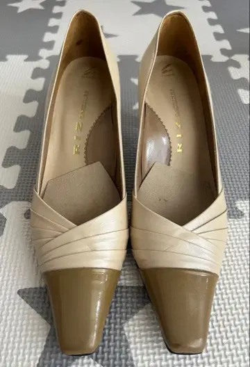 Riz raffinee 리즈라피네 펌프스 23.5cmEE