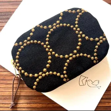 미나 페르호넨 동그란 얇은 타입 파우치 tambourine dop BK