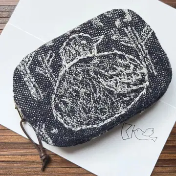 미나 페르호넨 코롱또 얇은 타입 파우치 home circle