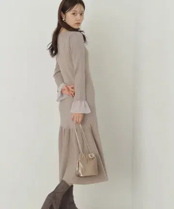 머메이드 도킹 슬리브 니트 원피스