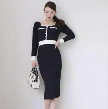 ROYAL PARTY 배색 버튼 니트 원피스