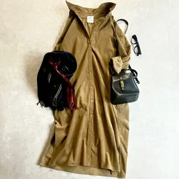 새상품급 루니 백 개더 코듀로이 셔츠 원피스 가을/겨울 카키 브라운