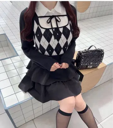 evelyn 옷깃 비쥬 니트