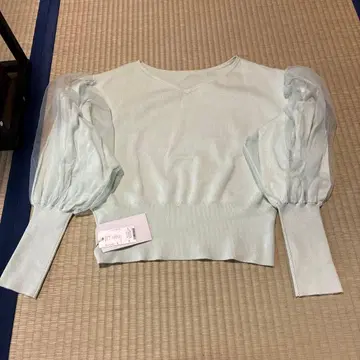 새상품 민트 그린 퍼프 슬리브 니트 셀호드