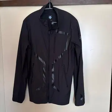 DESCENTE 블랙 나일론 자켓 M