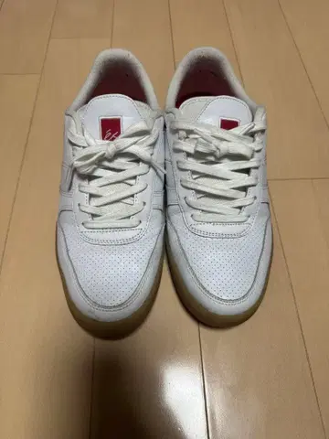 [스케이터] es의 화이트 스니커즈를