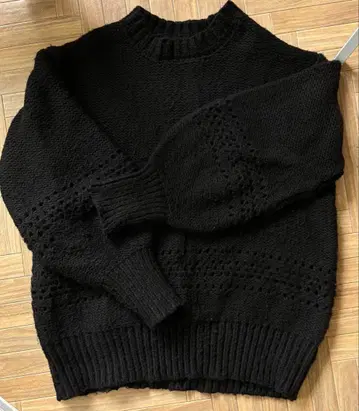 willfully 블랙 크루넥 스웨터