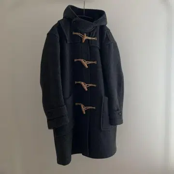 런던 트래디션 x 일리안 로브 더플 코트 차콜 그레이 별주