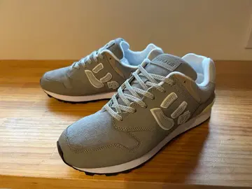 그레이 스니커즈 US 8.5 신발 주머니 포함 10주년 기념 스니커즈