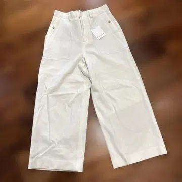 미사용 새상품 human woman 아이보리 팬츠