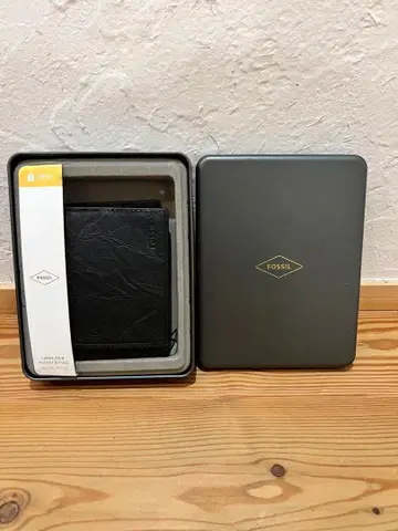 FOSSIL 블랙 가죽 접이식 지갑