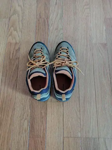 mont-bell 트레킹 슈즈 그레이/오렌지/네이비