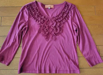 면 혼방 프릴 장식 퍼플 라운드넥 상의