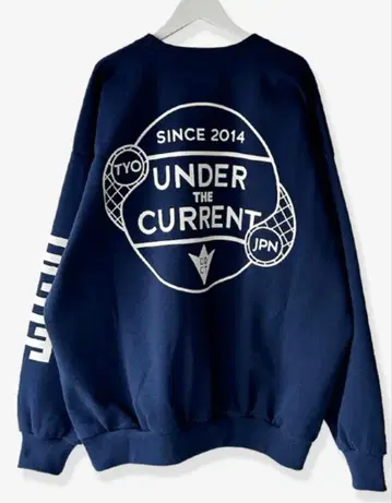 DESCENDANT UNDER THE CURRENT CREW NECK