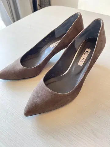 컨디션 최상 다이애나 DIANA 스웨이드 펌프스 하이힐 스틸레토