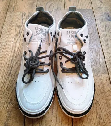 패션 스포츠 화이트 스니커즈