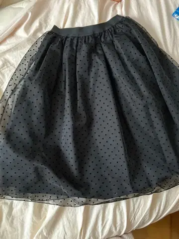 조리미뇽 도트 무늬 튤 플레어 스커트 무릎 기장