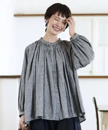 써니클라우드 x Shuttle Notes 적당한 개더 블라우스 블랙 체크