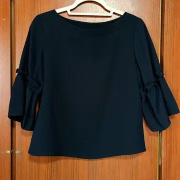 NATURAL BEAUTY BASIC 네이비 블라우스